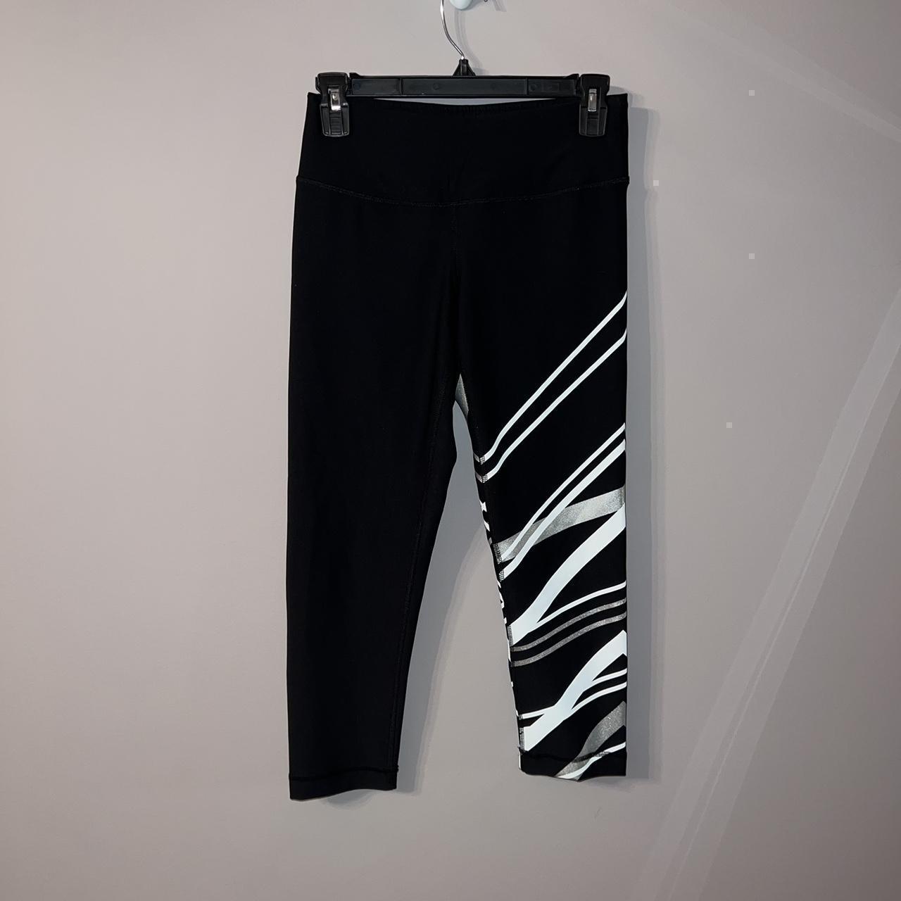 NWOT 90 degree by reflex black leggings with white - Depop
