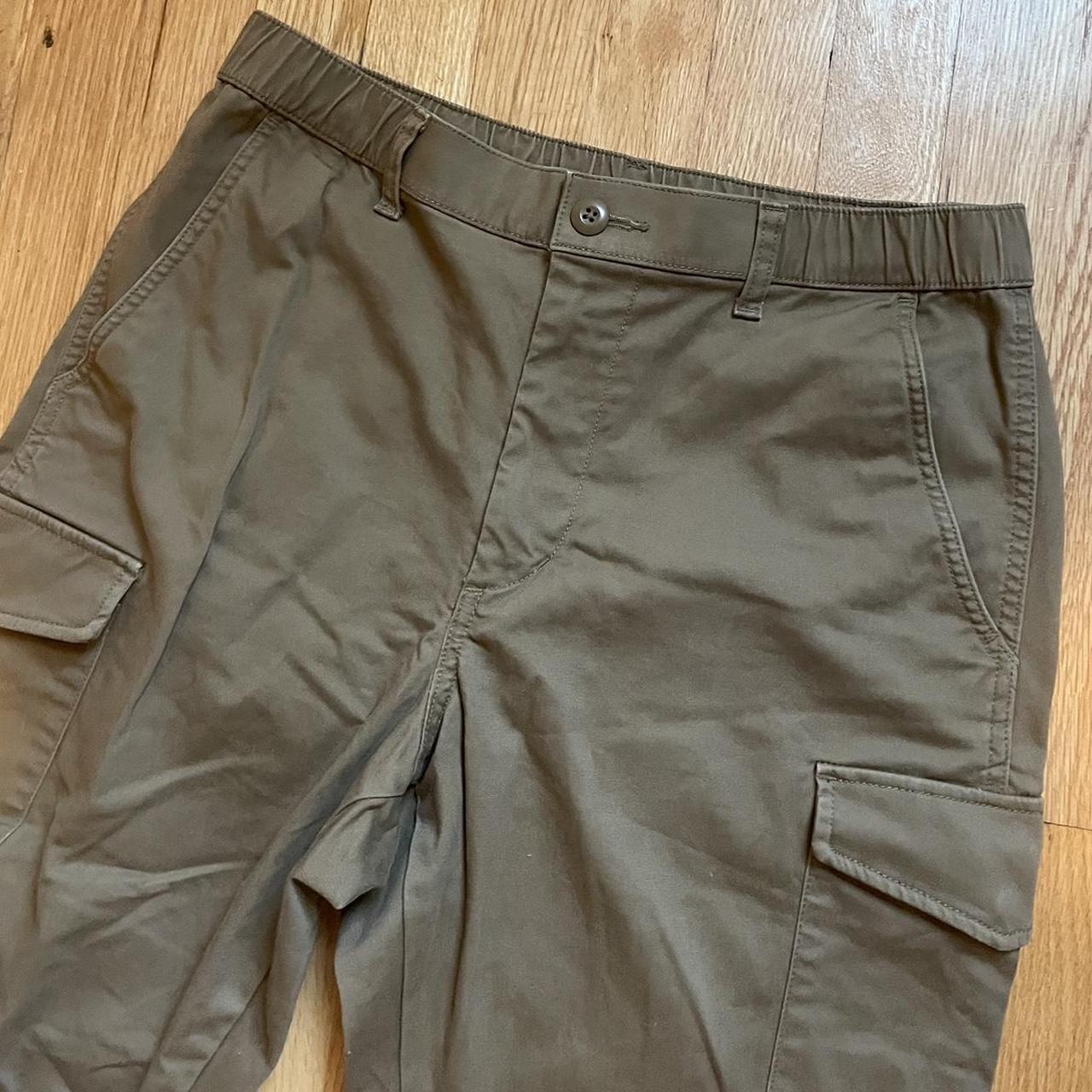 UNIQLO brown cargo pants mens size M never worn, no... - Depop