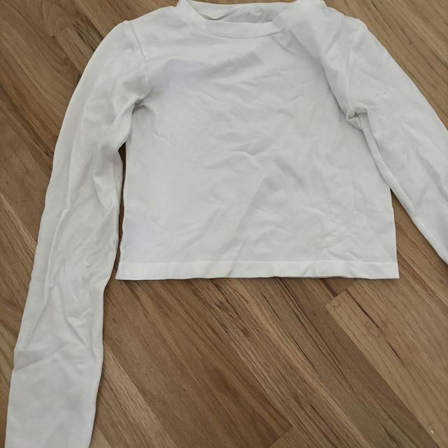skims dupe white long sleeve, brand worn off