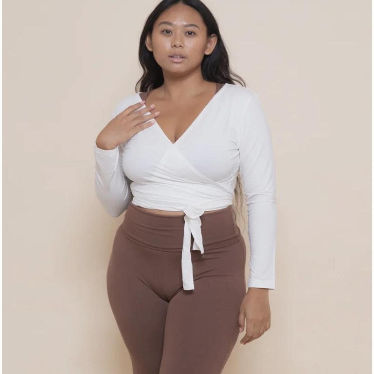 🌙 indigo luna Agni wrap top in off white, so comfy... Depop