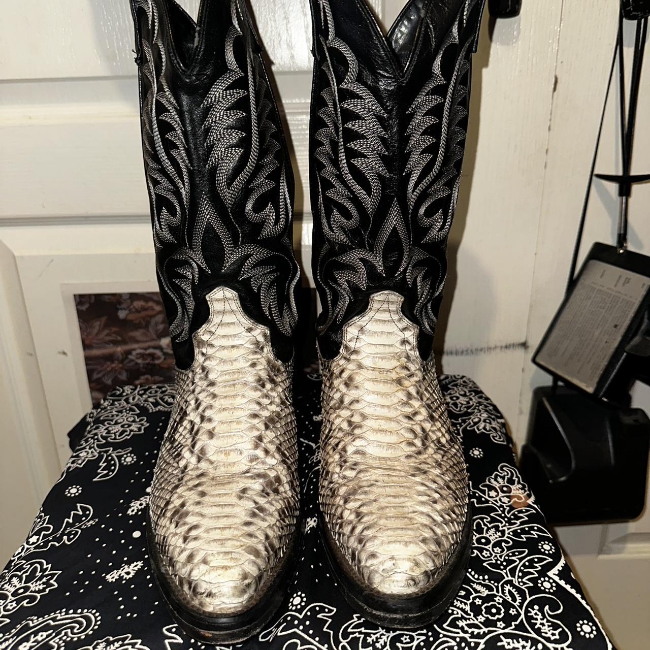 Men s Laredo Python cowboy boots. Beautiful boots Depop