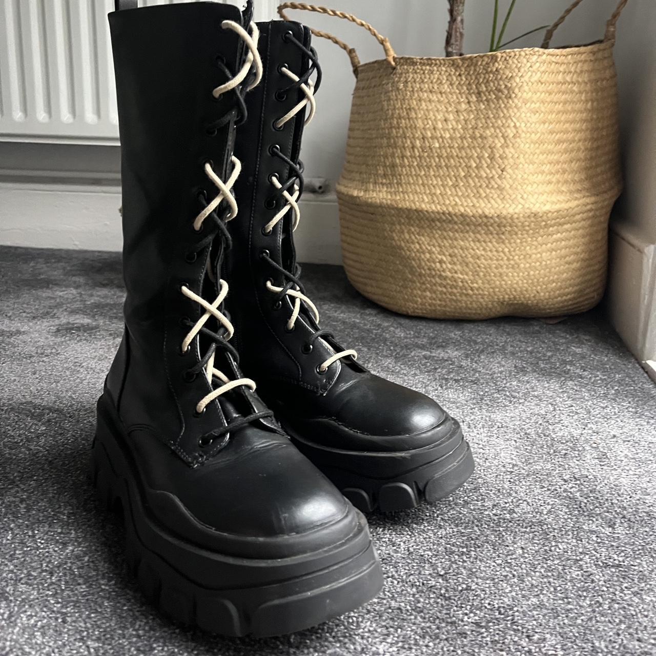 pull&bear lace up boots in black