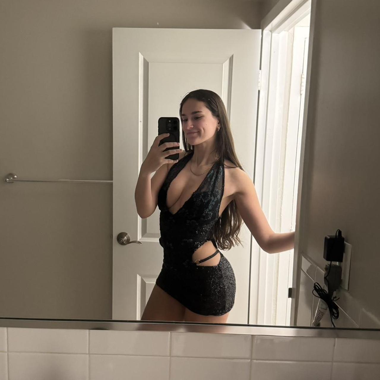 item listed by skylarruelkeee