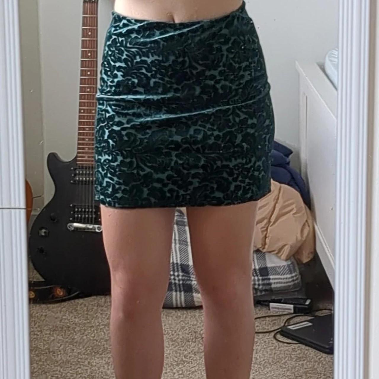 Live To Be Spoiled Women's Green Skirt (2)