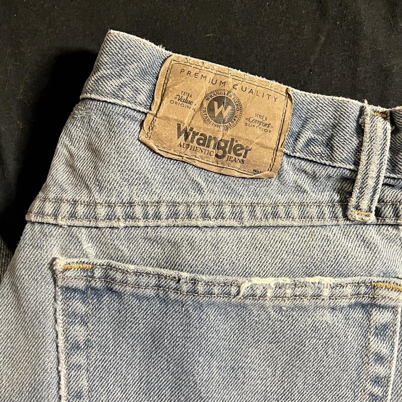 Wrangler Men's Blue and Navy Jeans (6)