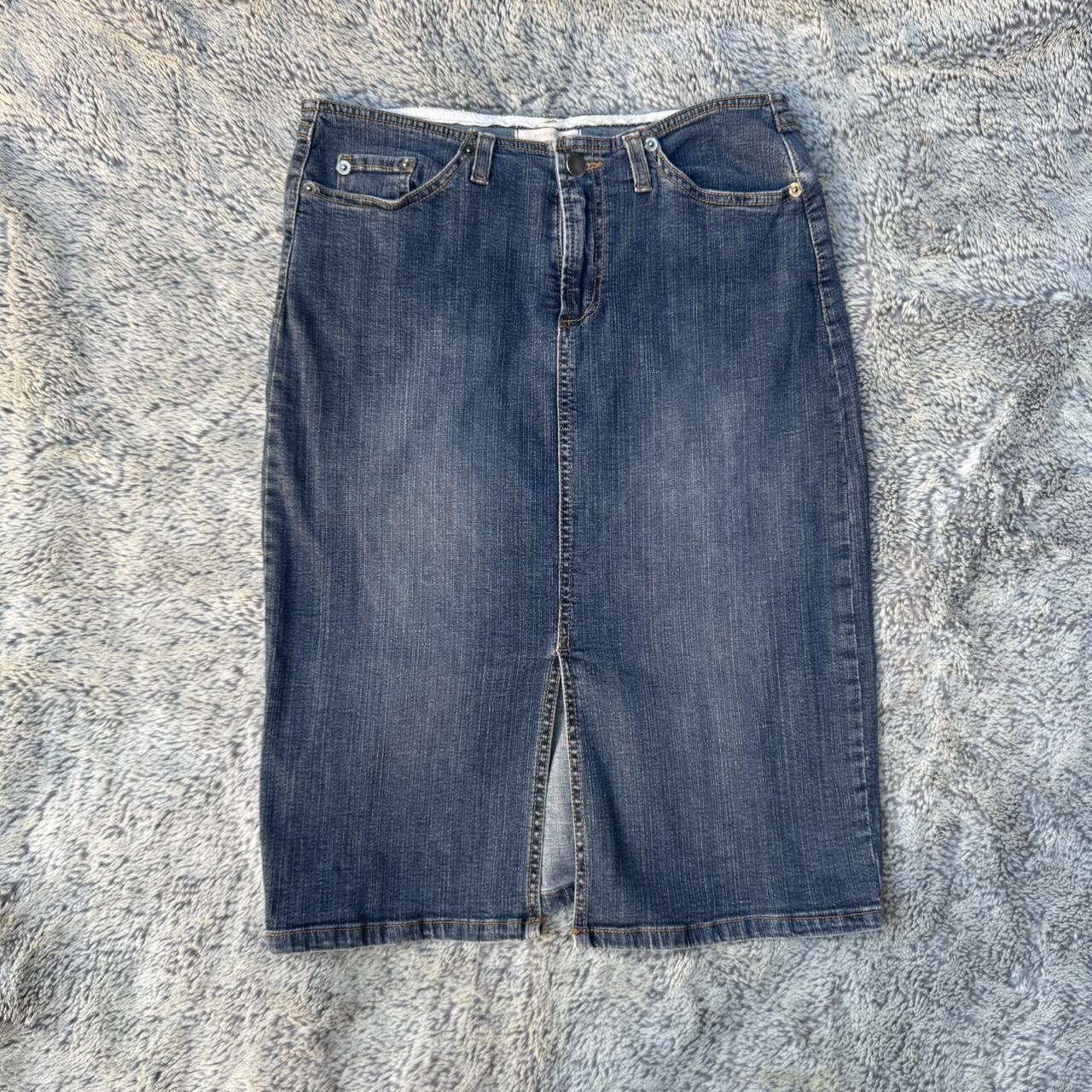 item listed by secondchicfindz