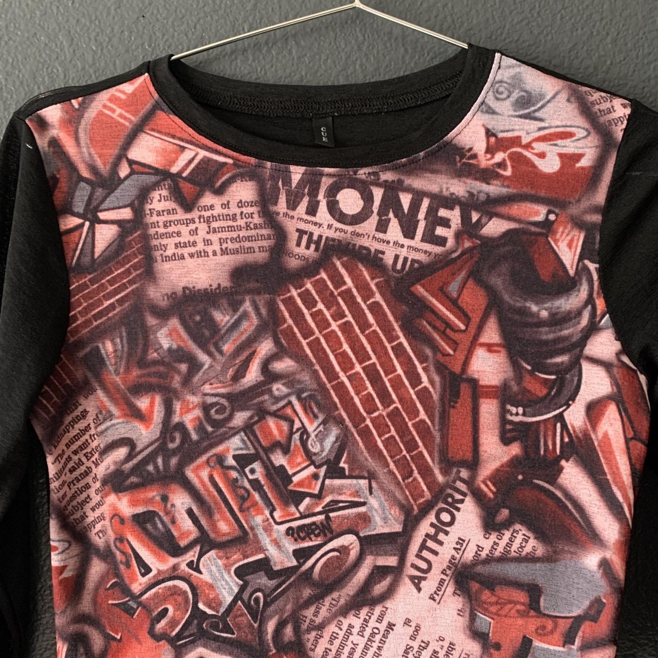 Cue Women's Red and Black T-shirt (2)