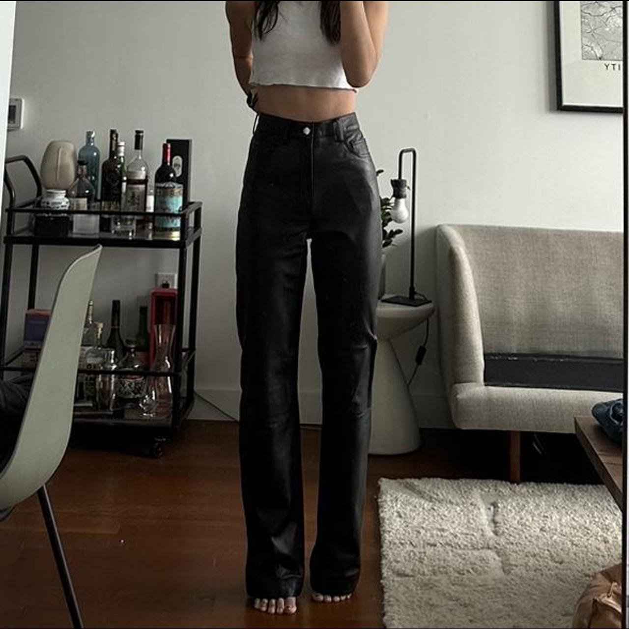 【関税込み】REMAIN Birger Christensen レザーパンツ REMAIN Birger Christensenのブラック ストレート レザーパンツ