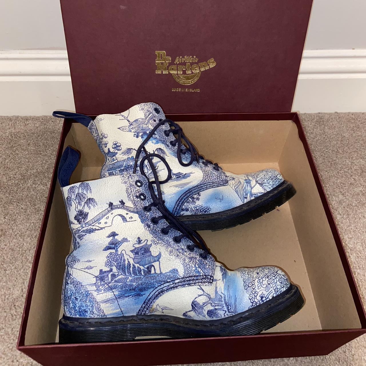Limited edition willow pattern Dr Size Depop
