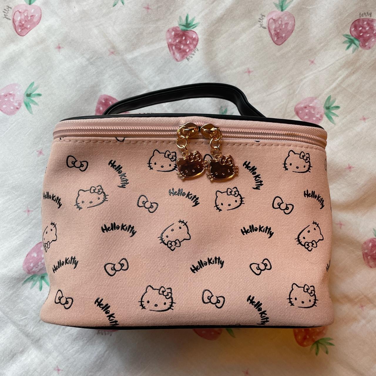 Hello kitty purse tin 🌸 From 2015! Measurements ~ - Depop