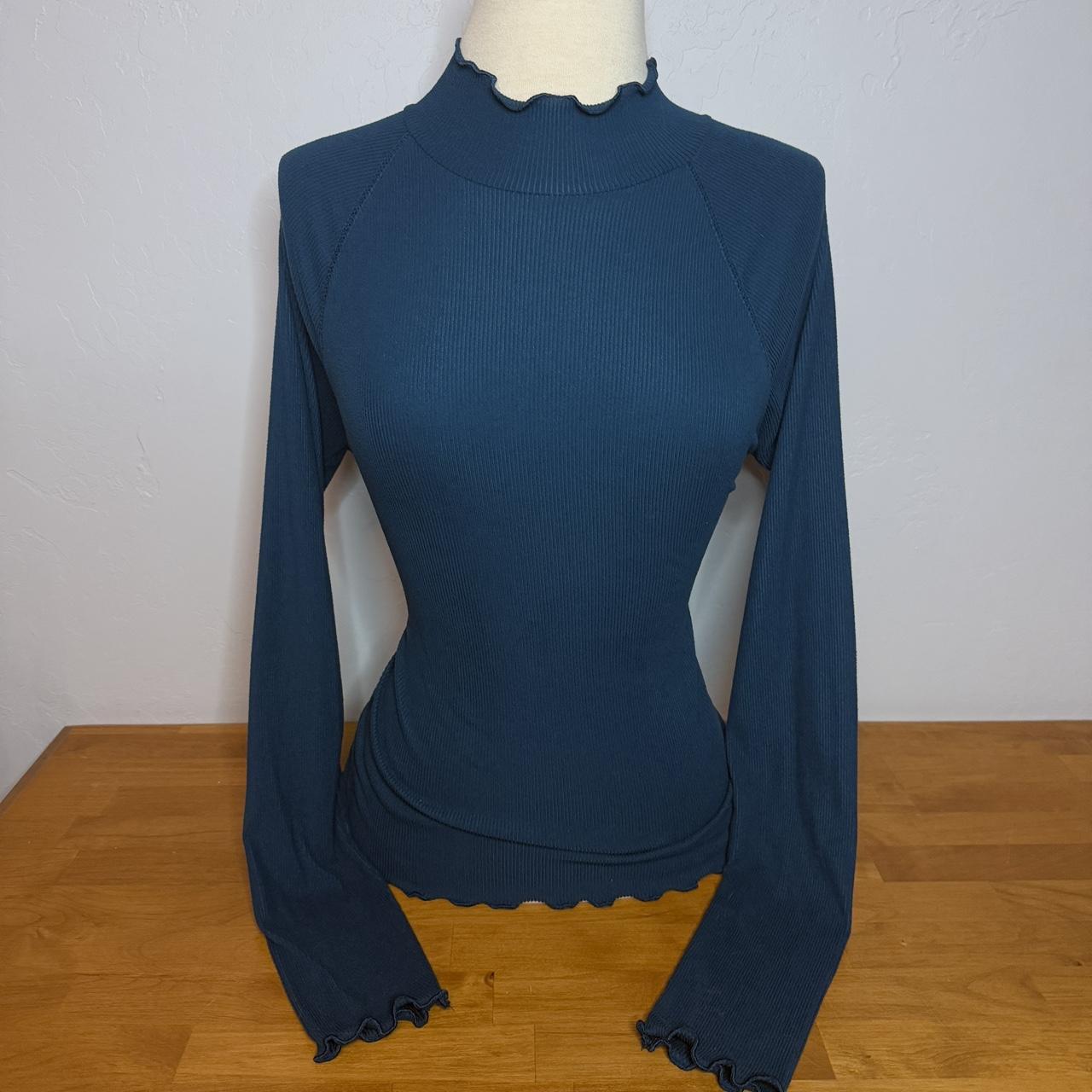 item listed by emilyyvonnexo