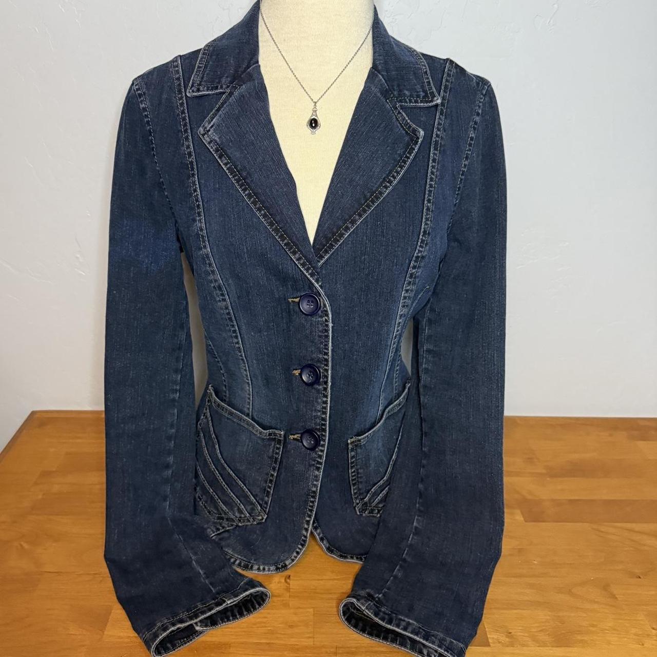 item listed by emilyyvonnexo