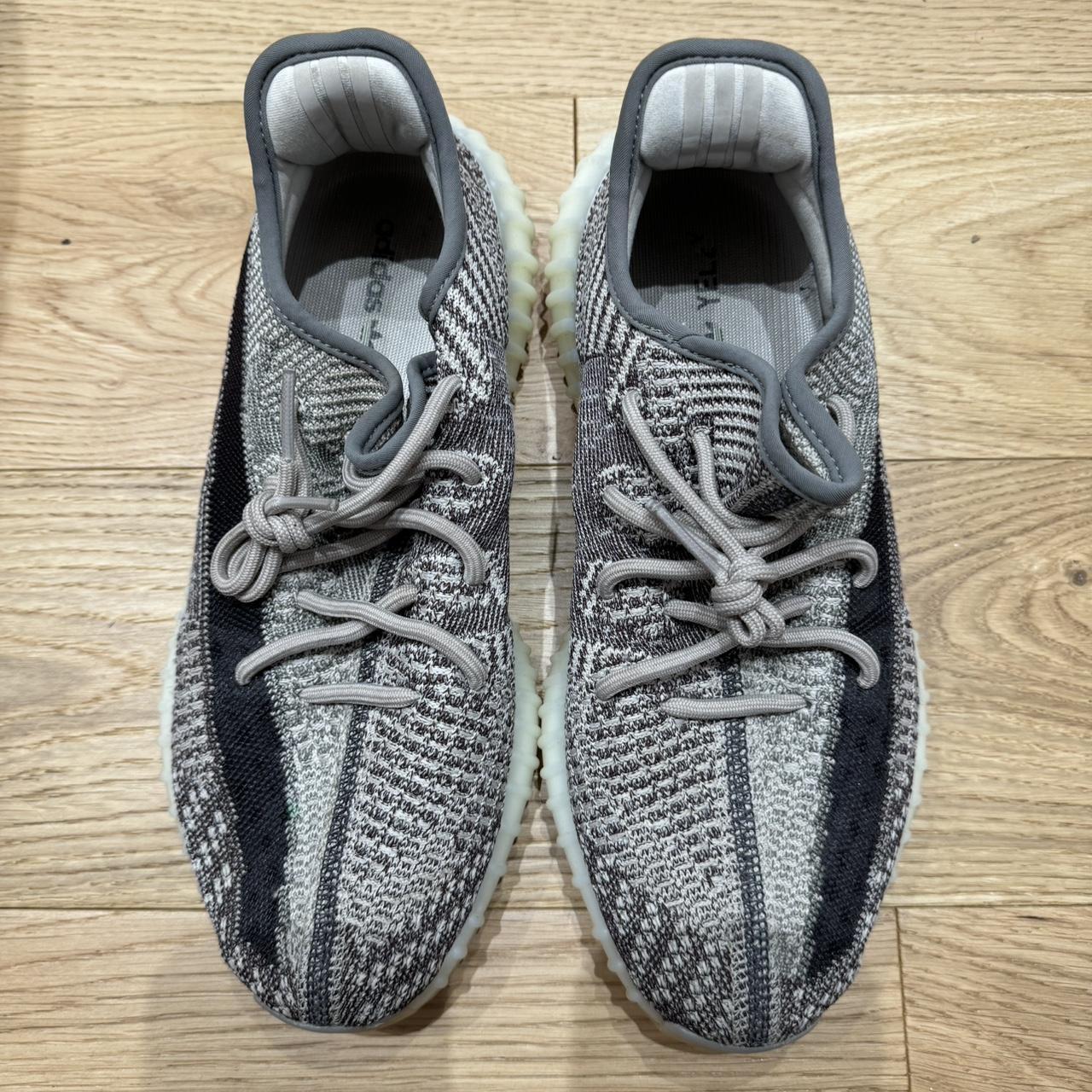 YEEZY BOOST 350 V2 Zyon Trainers Mens 9,