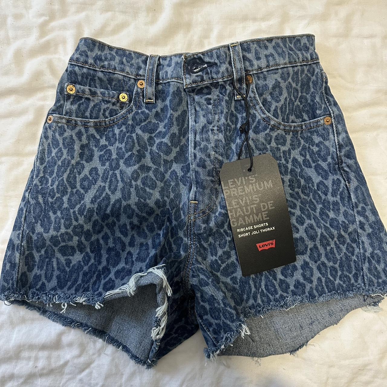 Levi's leopard hot sale shorts