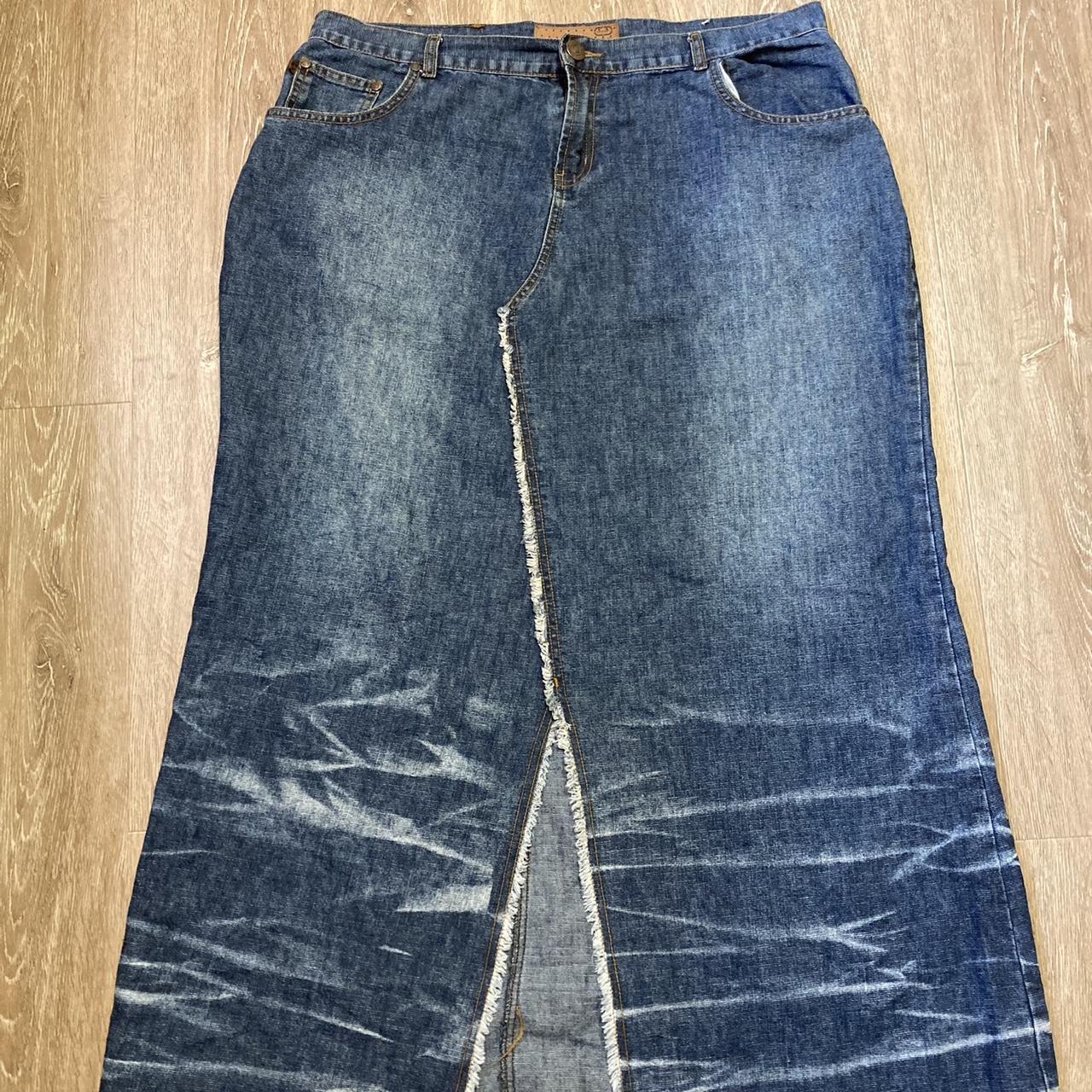item listed by crookedcl0thing