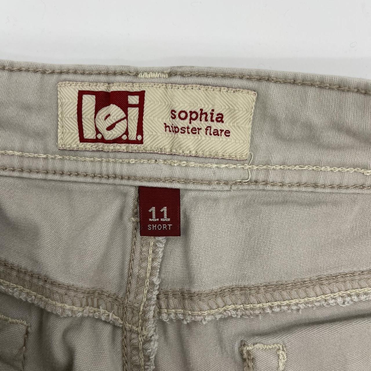 LEI brand Sophia Hipster flare short in a khaki Depop