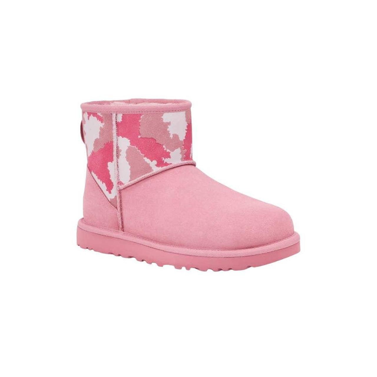 Pink shop camo uggs