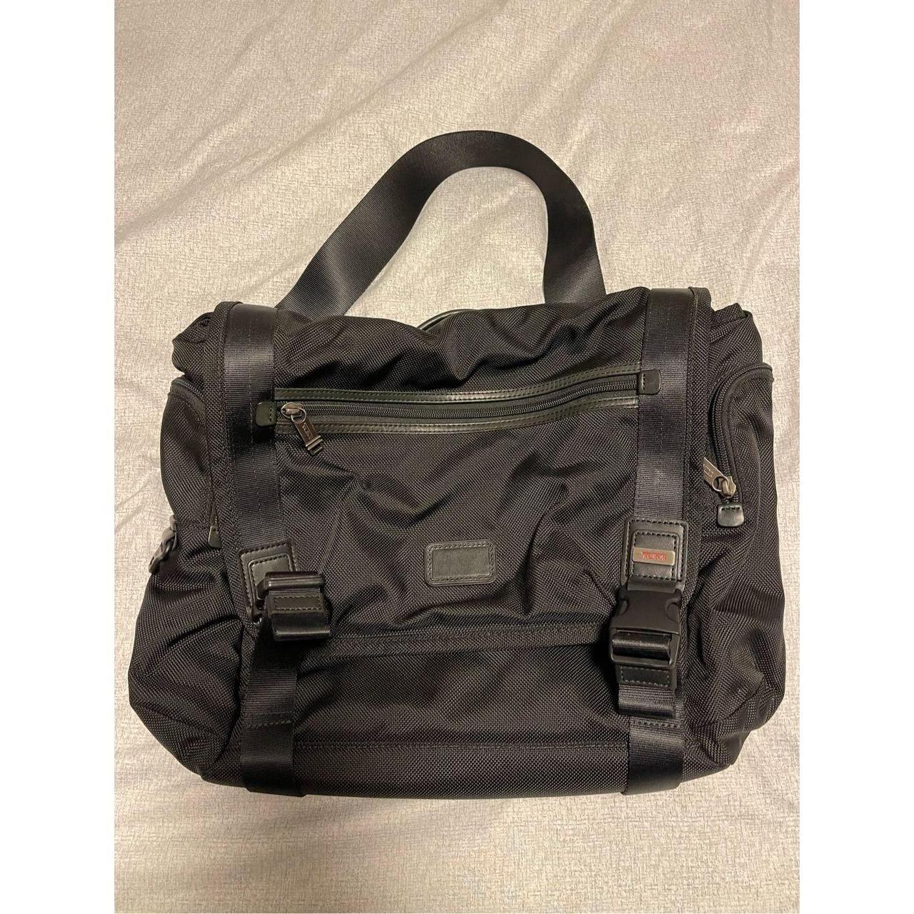 Tumi BENNING DELUXE MESSENGER Alpha Bravo Nylon... - Depop