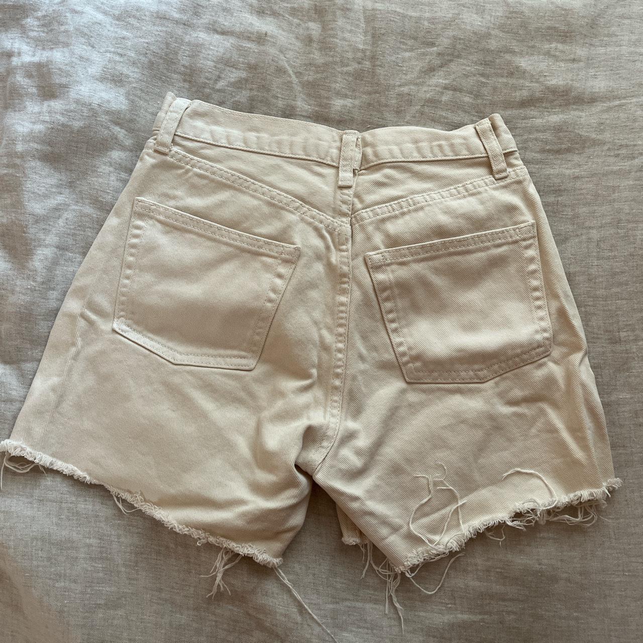 Rare brandy Melville shorts Adorable cream/white... Depop