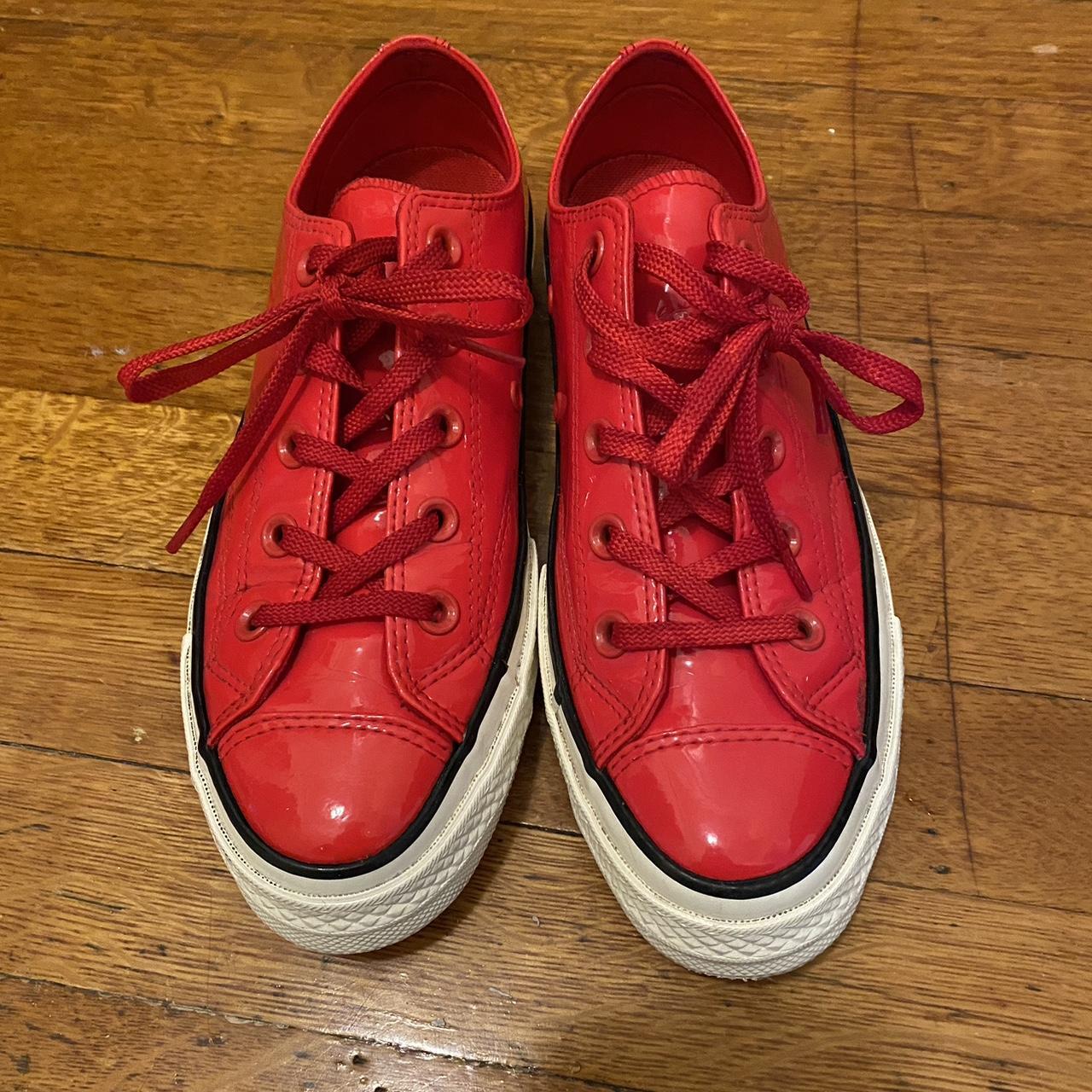 Shiny red converse online