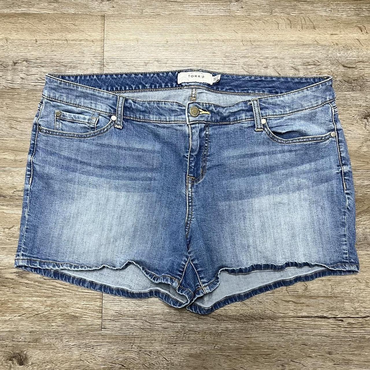 Ladies denim hotsell shorts size 20