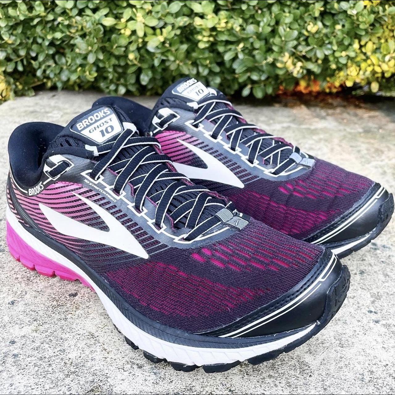 Brooks Women's Purple and Black Trainers | Depop