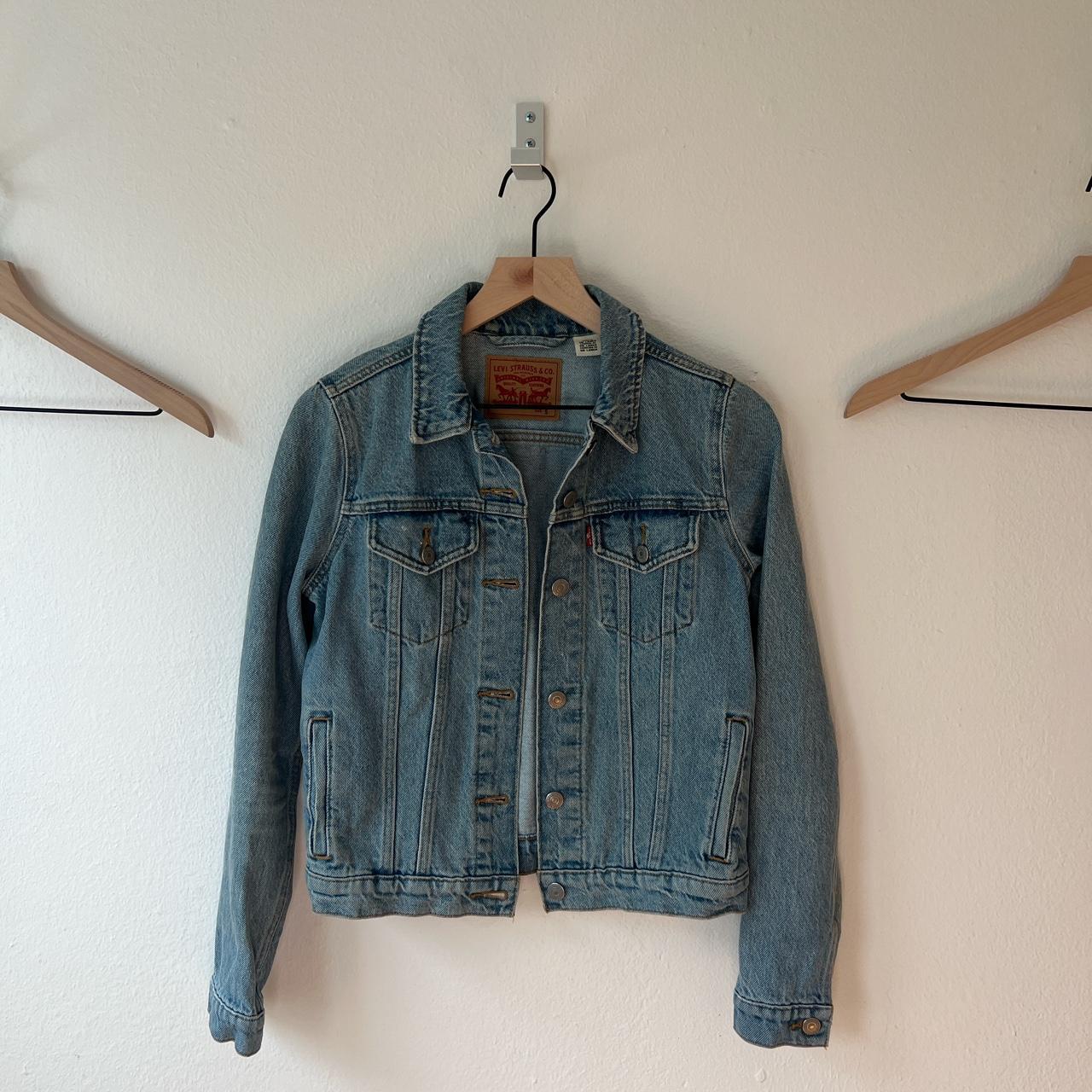 Levi’s Jean Jacket Size small - Depop