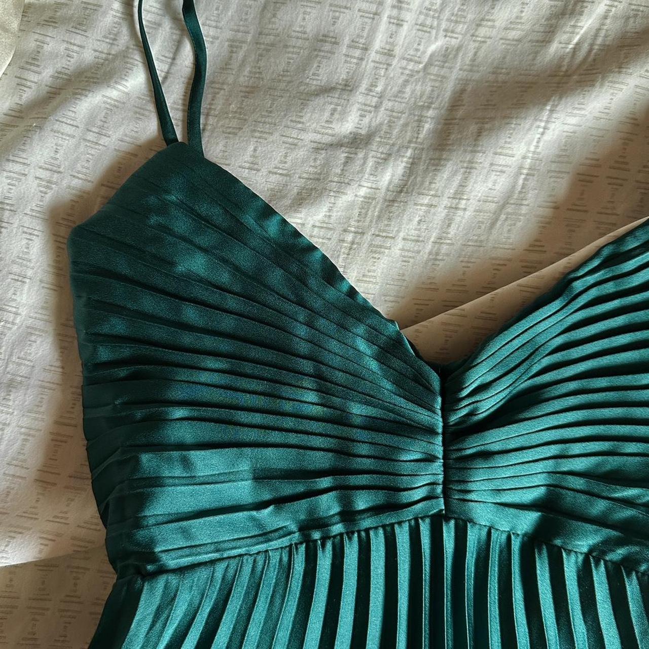 Abercrombie & Fitch emerald green pleated maxi... - Depop