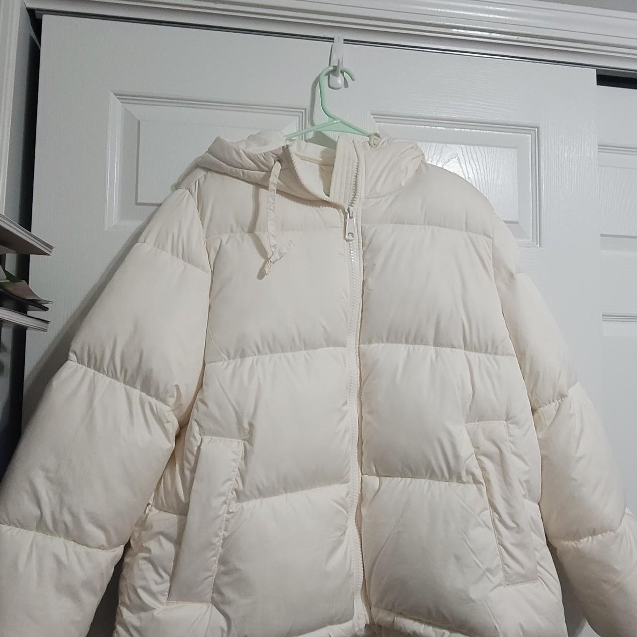 H&M Off-White Puffer Coat Is practically brand new.... - Depop