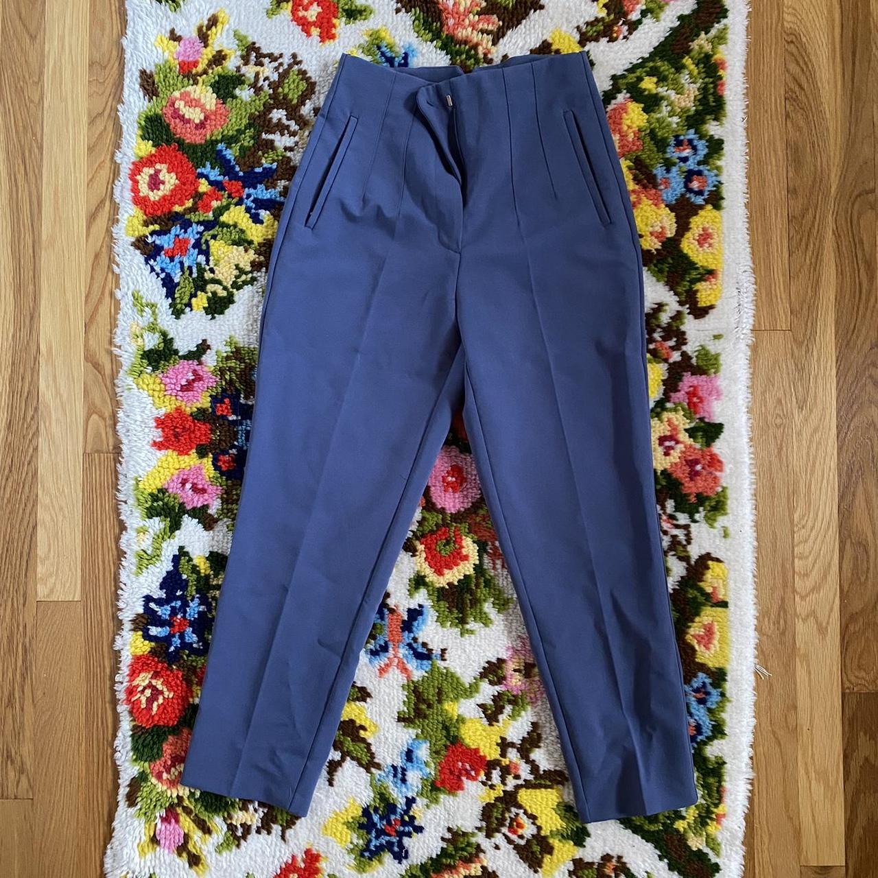 ZARA highwaisted pants in navy 🌿 size M but runs... Depop