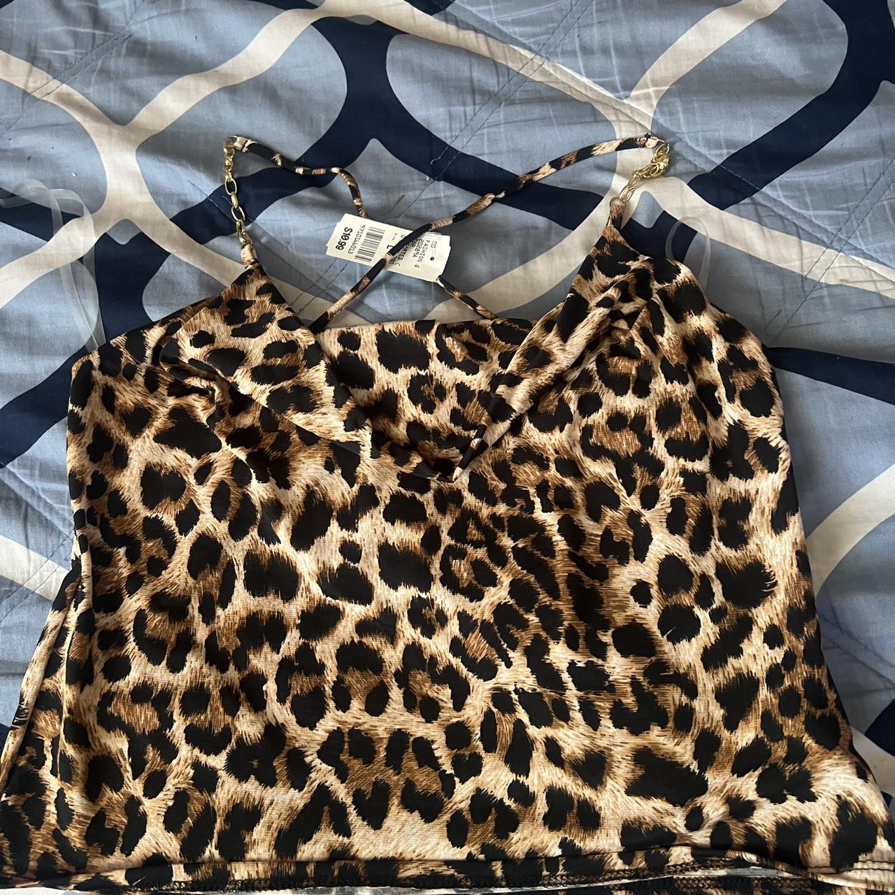 Leopard print-top - Depop