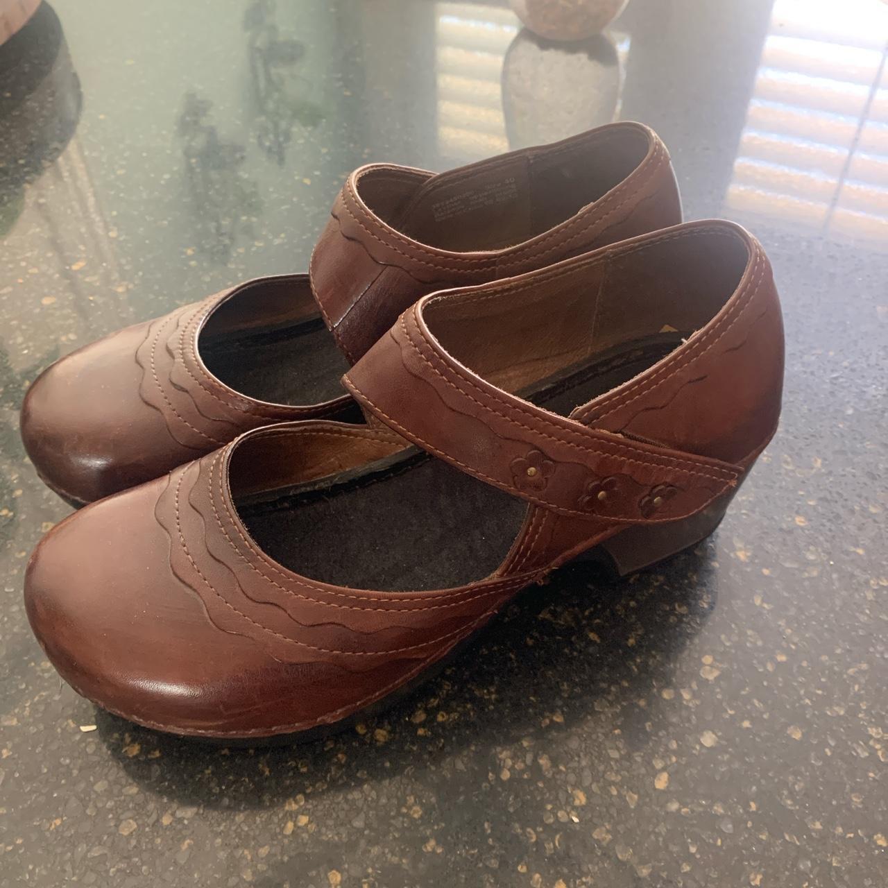 dansko pepper clog