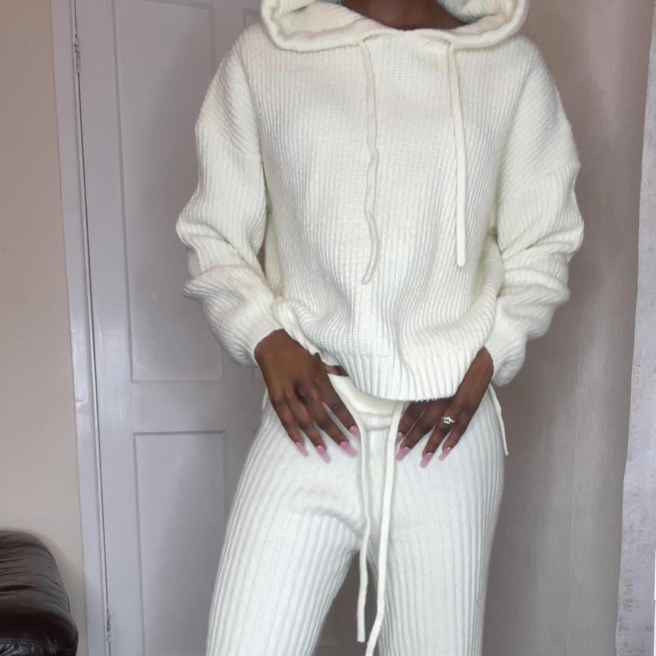 Super soft comfortable knitted cream white. Depop