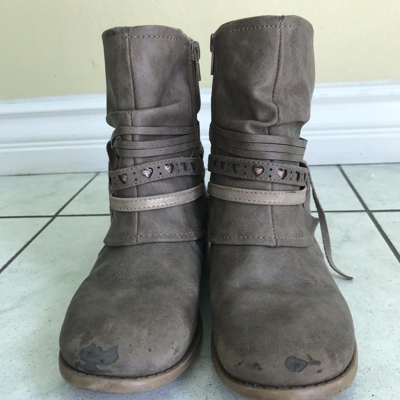 Women's Grey Boots | Depop