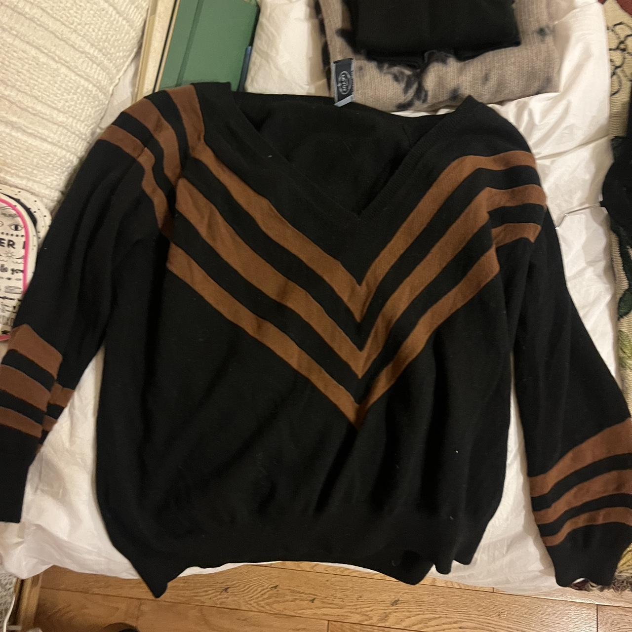 Oversized thin very cute Prada sweater Cozy and