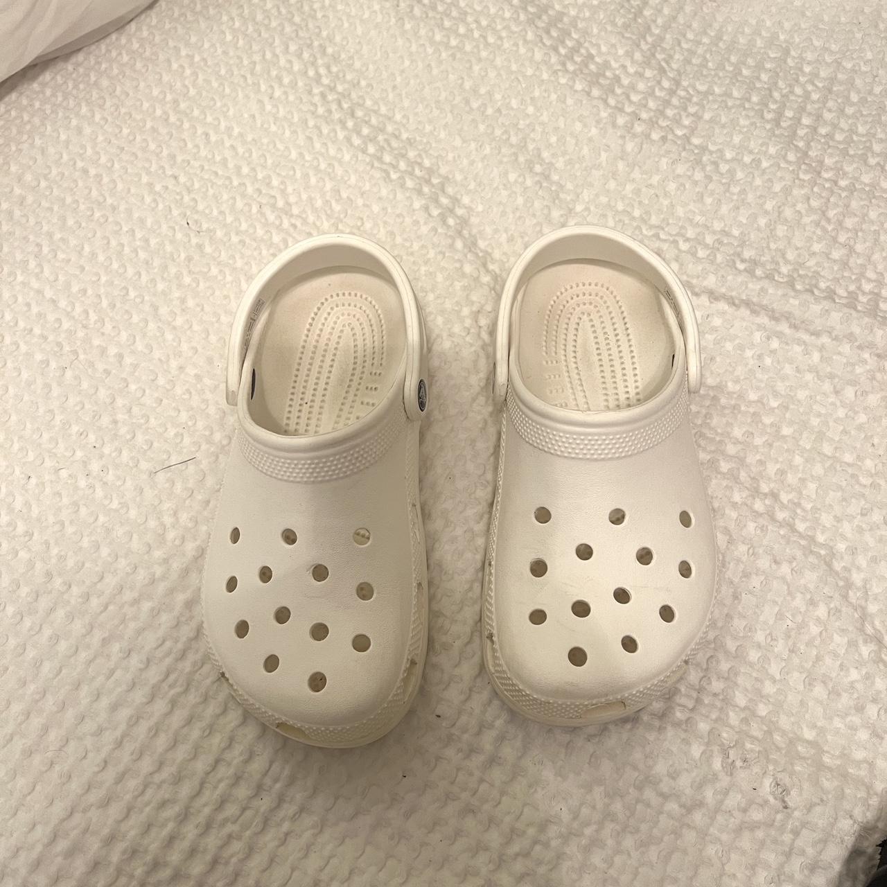 White Crocs Lightly Worn🏷️ Size: 6.5W or 5Y White... - Depop