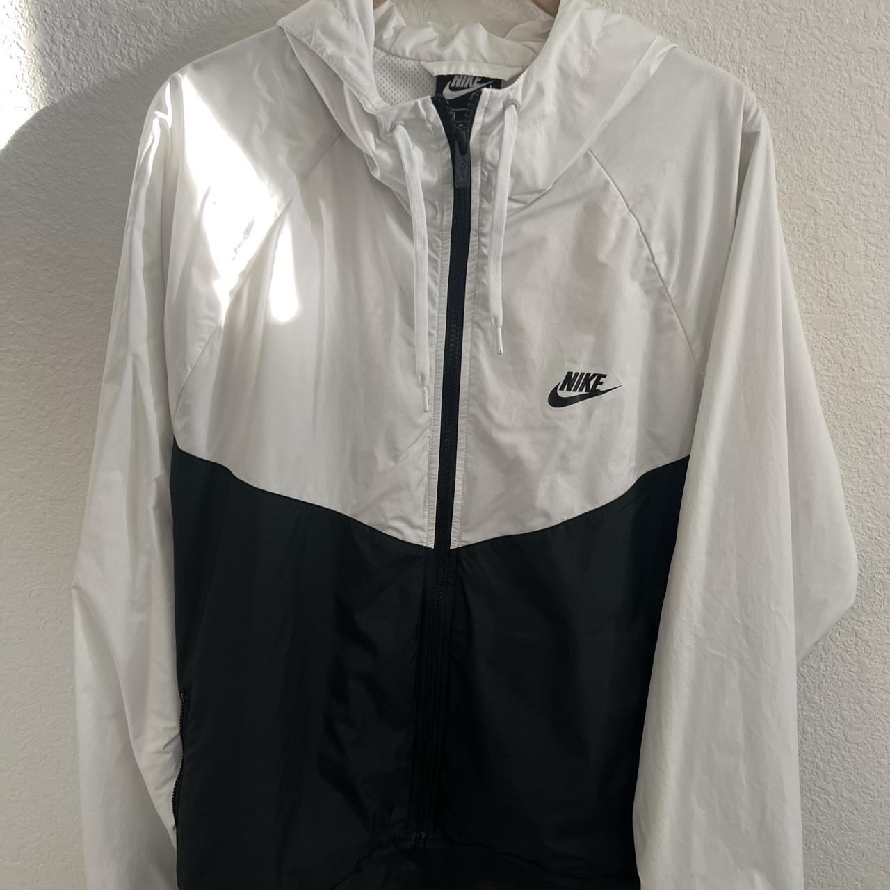 nike black and white windbreaker womens