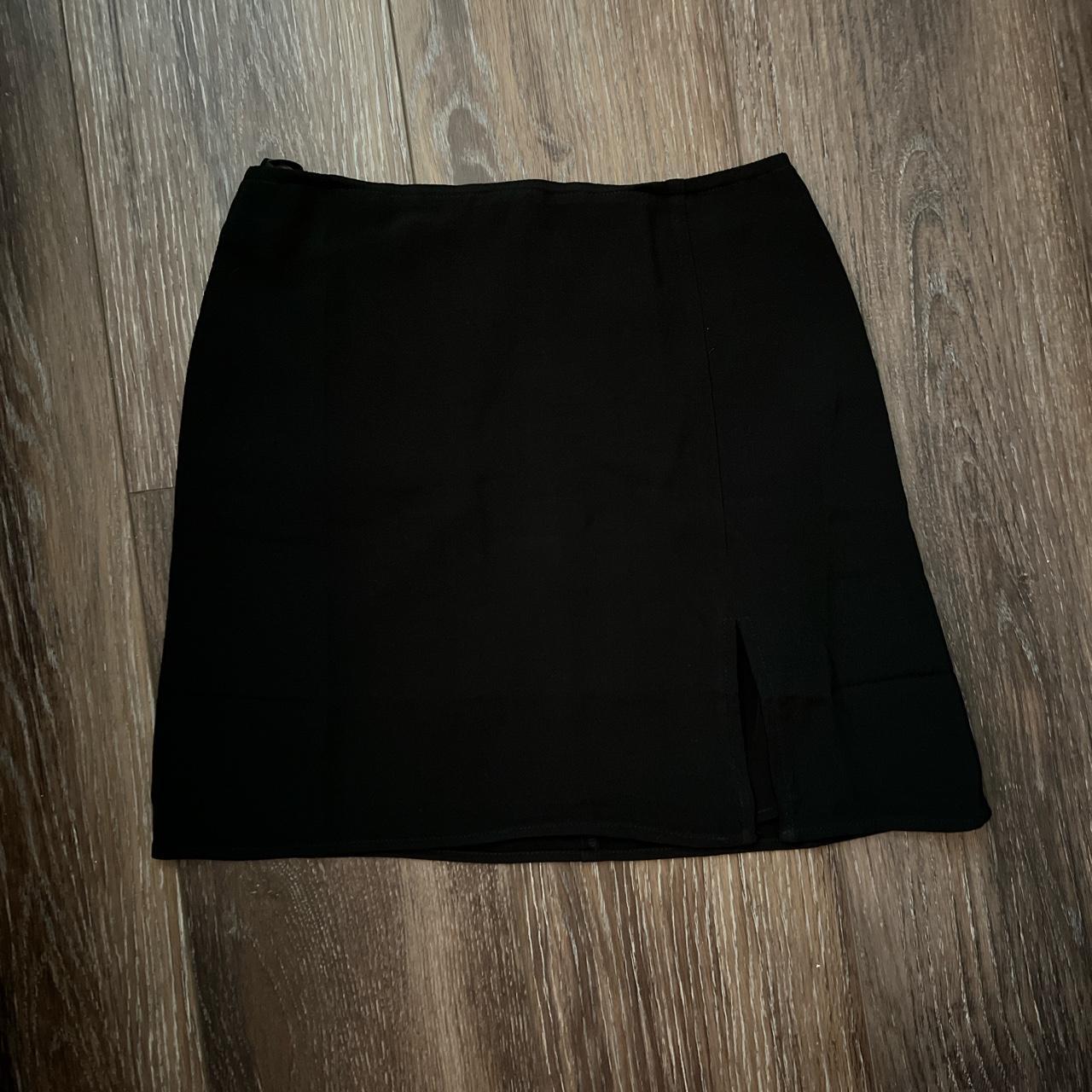 Aritzia Tatiana skirt never worn Size 00 #aritzia... - Depop