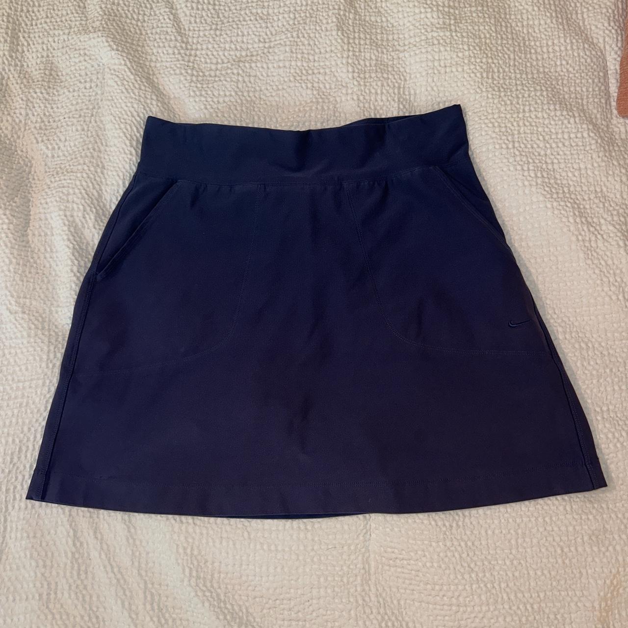 Nike golf skirt🏌️‍♀️🏌️‍♀️ *note that the bottom is a little... - Depop