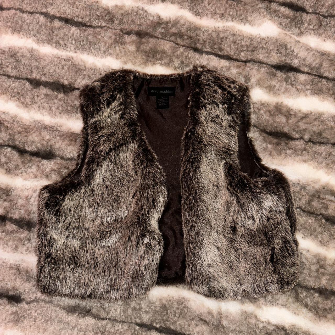 steve madden cropped fur vest size small - Depop