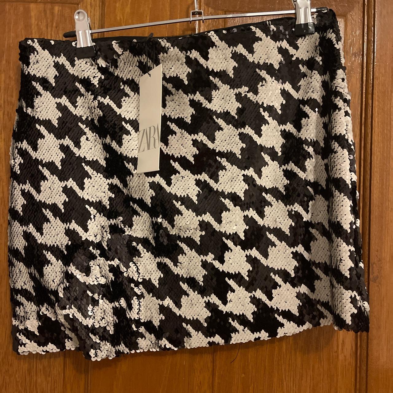 Zara houndstooth sequins mini skirt Size 10 Selling... Depop