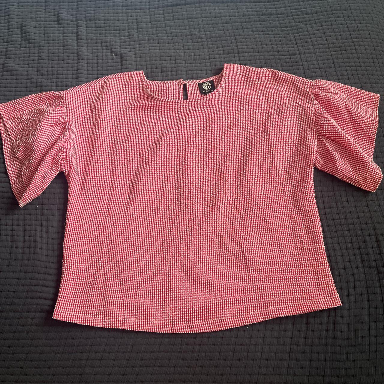 Cute red and white gingham top Size M but very... Depop