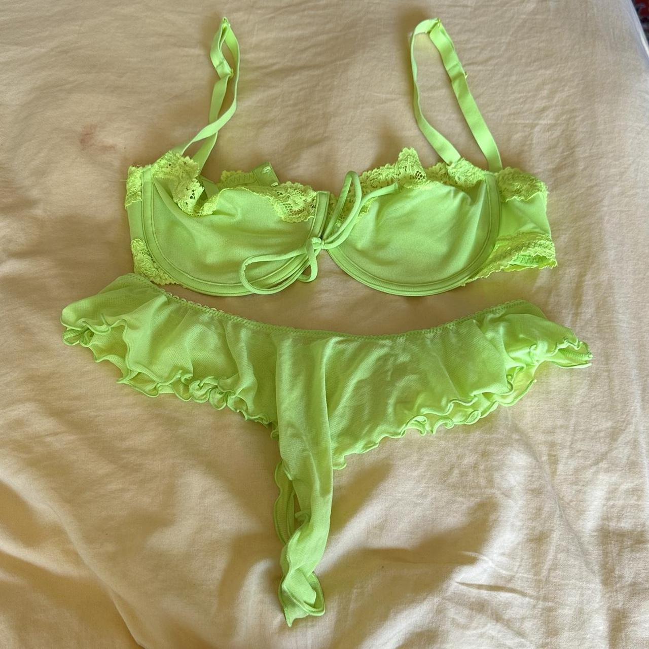 Skims high lighter lingerie set NEW Top : 34D... - Depop