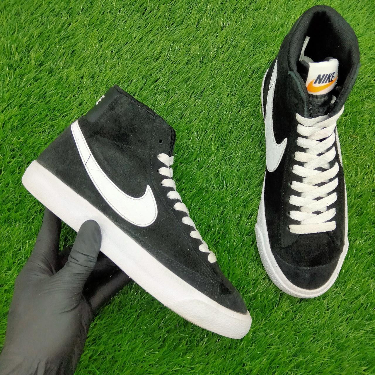 Nike blazer mid black best sale suede sneakers