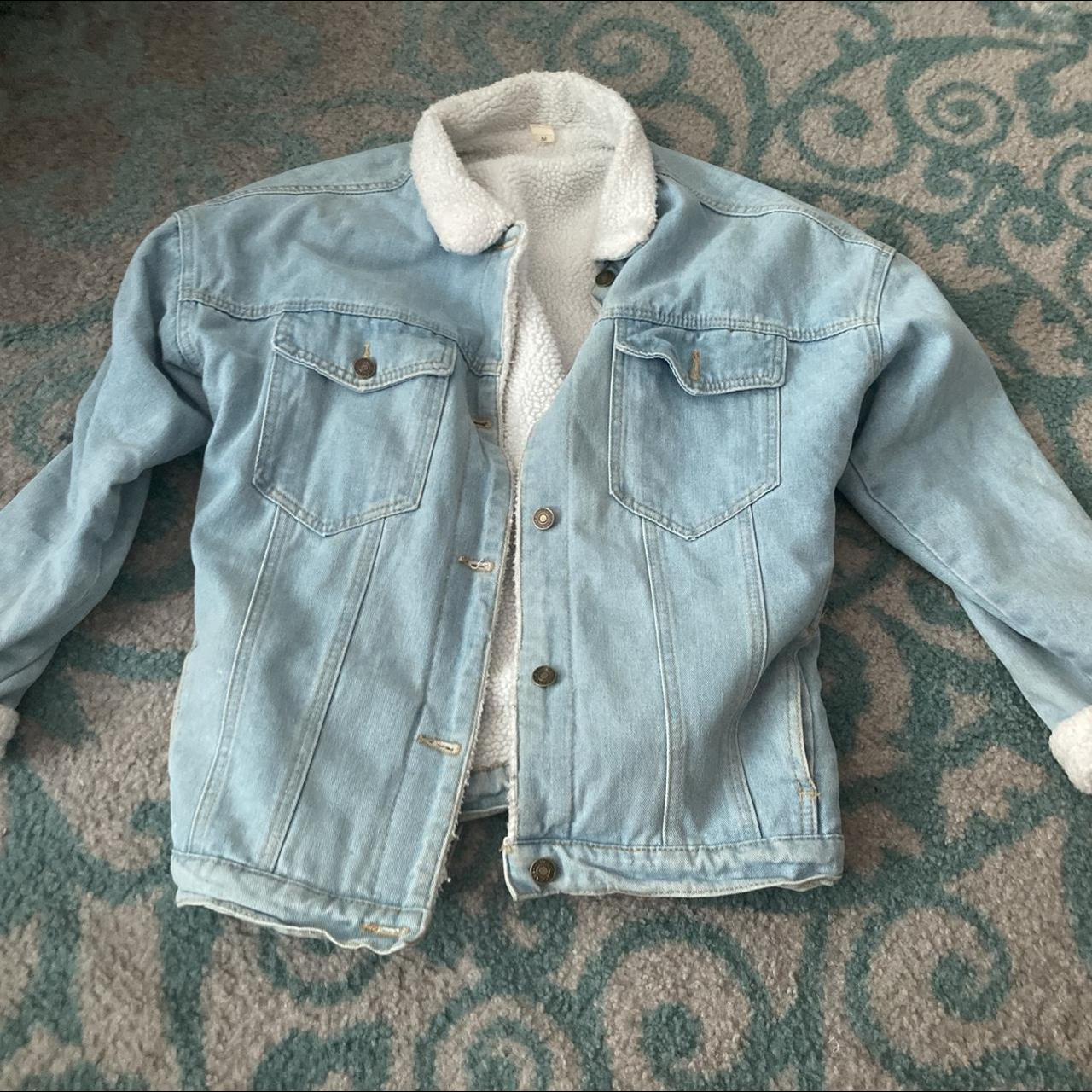 Forever 21 M size jean jacket with fur lining