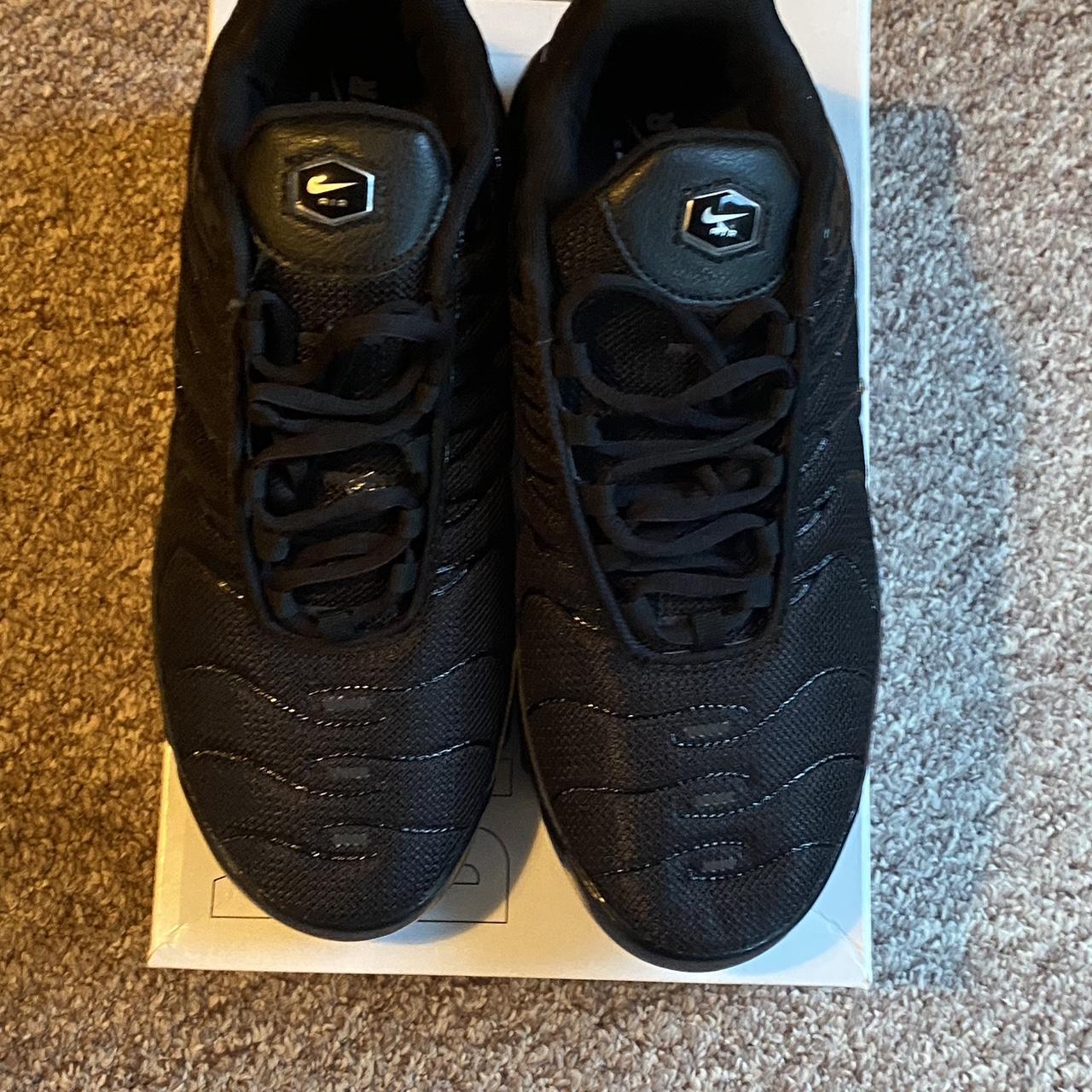 tns in black