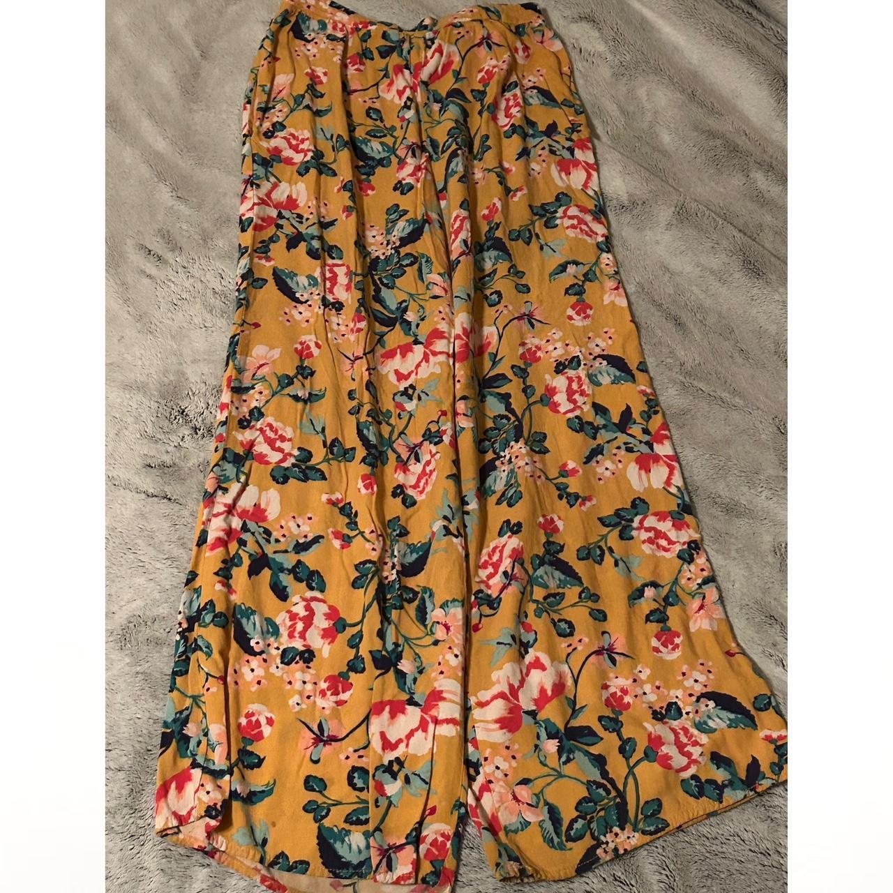 Yellow flowy hippie pants Size small Super... - Depop