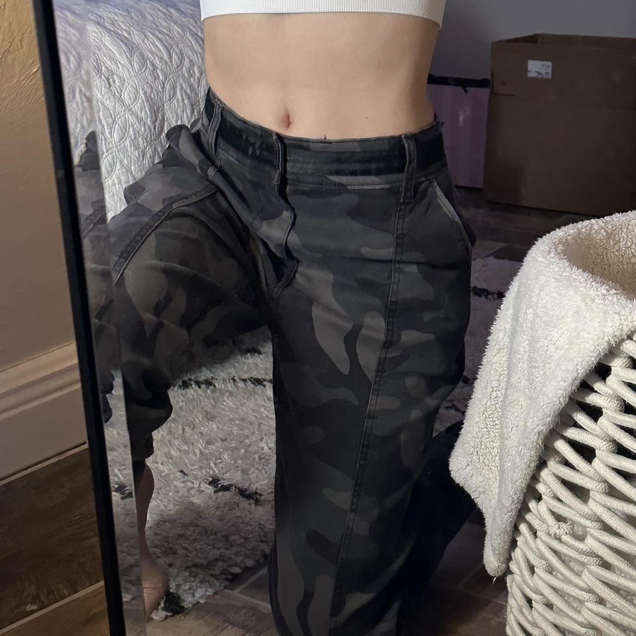 Hollister womens camo pants online