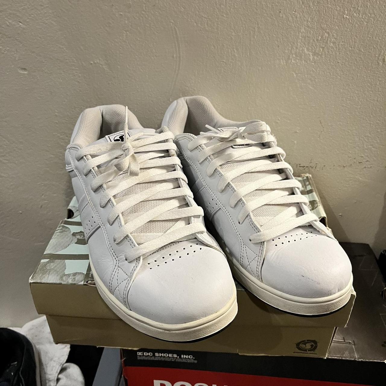 DC Shoes Men's White Trainers | Depop