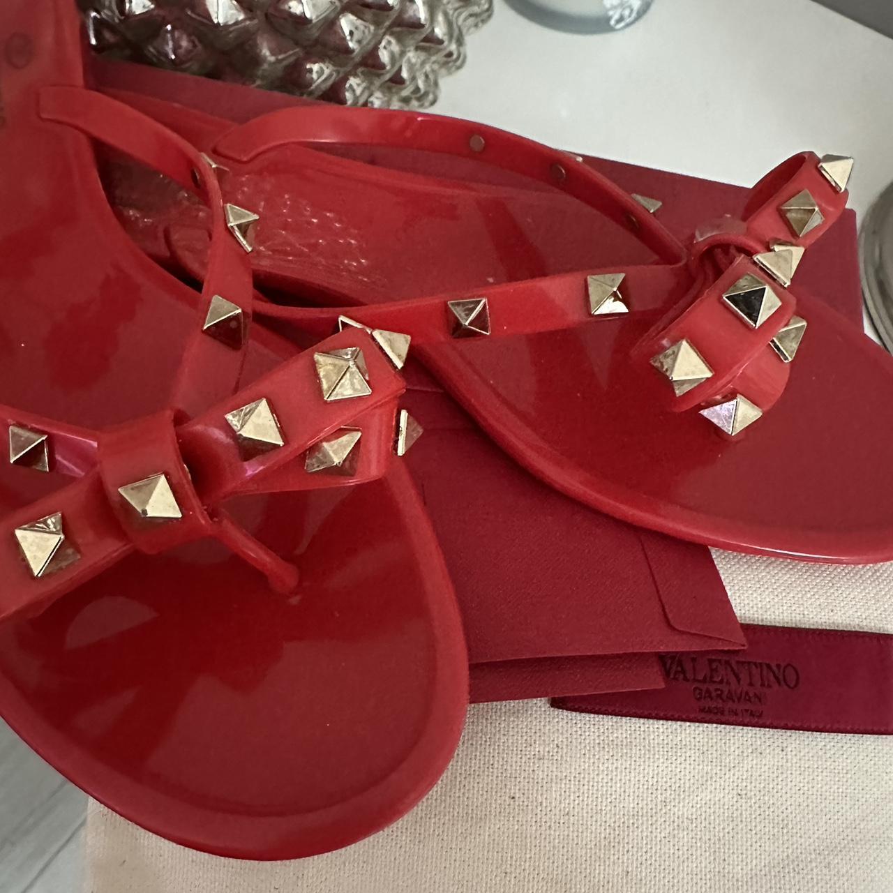 Valentino red discount flip flops